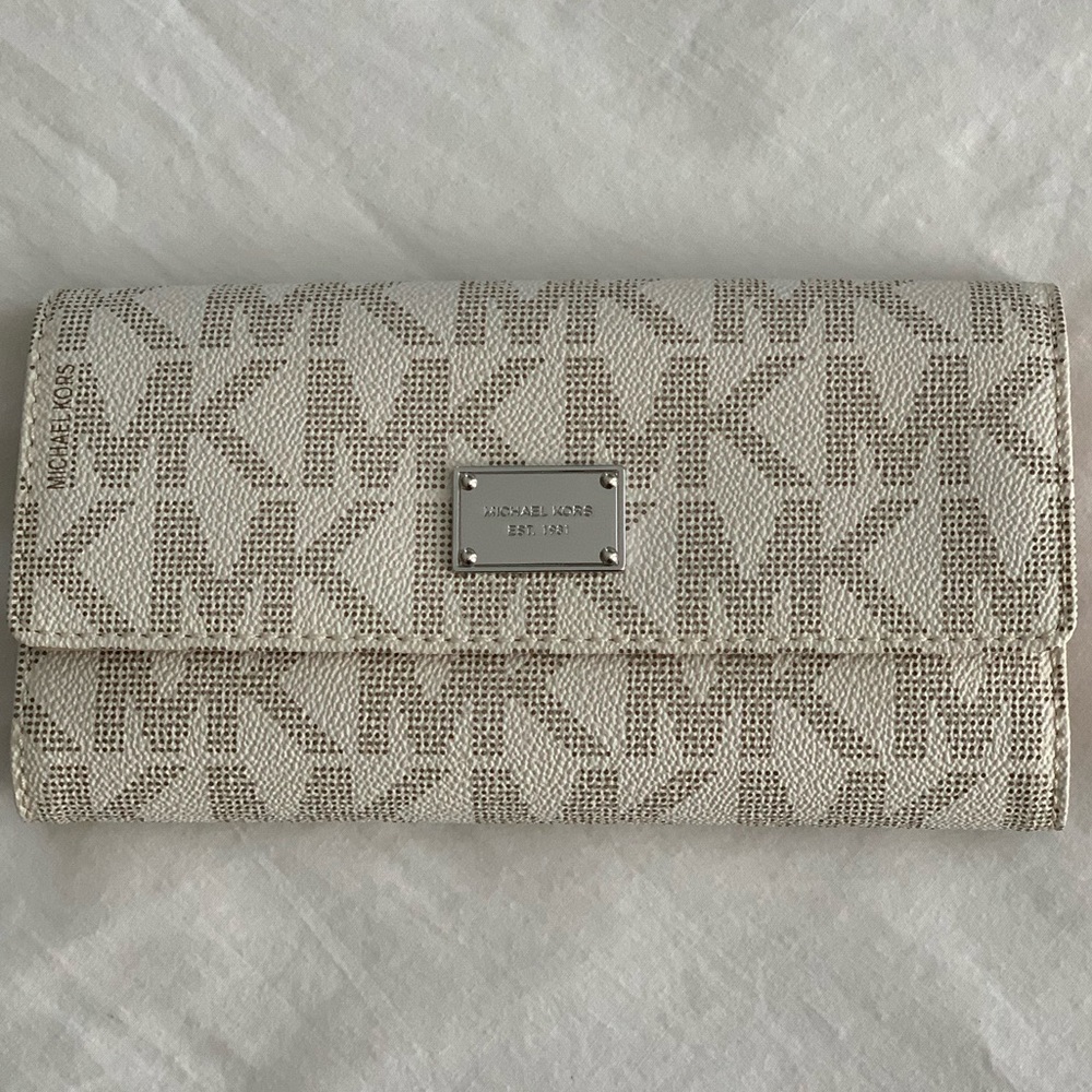 Michael Kors jet set checkbook wallet...BRAND NEW!